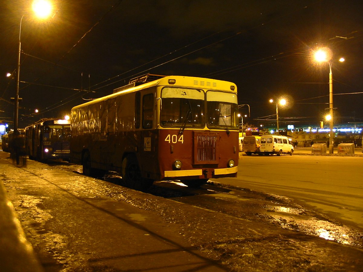 Moscow trolleybus KTG-1 service #404 at Vykhino terminal