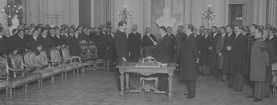 Estanislao Zeballos and colleagues witnessing the oath of Dr. Manuel M. de Iriondo as Minister of Finance in 1907