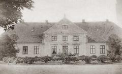 Bygdøy Kongsgård estate with residential house and garden in 1883