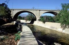 Parkland along Arroyo Seco Parkway in California with trees and pathway