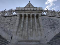 Panoramic view of Budapest featuring Budai Vár and the Fisherman's Bastion under a clear sky