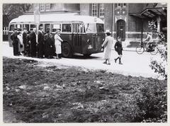 Historic 1942 photo of bus line G terminus at Amstelveenseweg 262-266, Amsterdam