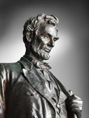 Sculpture of Abraham Lincoln standing