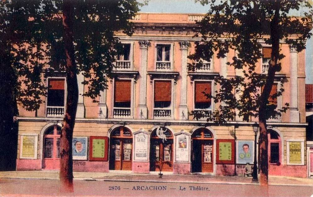 Buildings in Arcachon with architectural details