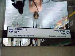 Platform at Ana Rosa Station on Line 2-Green of São Paulo Metro