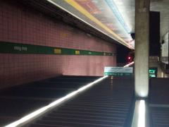 Ana Rosa station platform in São Paulo metro with train arriving