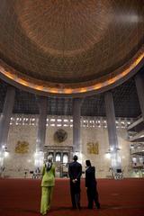 President Barack Obama and First Lady Michelle Obama visiting Istiqlal Mosque prayer hall with Grand Imam in Jakarta
