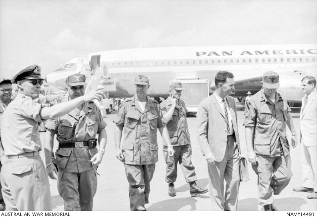 RANHFV commander meets U.S. Army helicopter officers at Tan Son Nhut airport Saigon