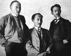 Yi Tjoune