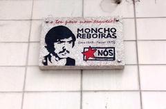 Plaque dedicated to Moncho Reboiras on Rúa Terra in Ferrol