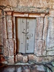 Bhojshala Saraswati mandir and Kamal Maula mosque ASI protected historical site in Dhar Madhya Pradesh showing ancient stone architecture with pillars