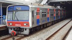 Train 31104 stopped at Chang-dong Station