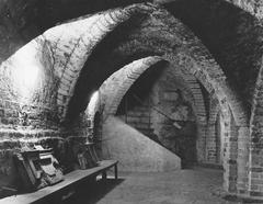 Svartbrödraklostrets cellar vault with stone archways from 1959
