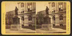 Statue of Benjamin Franklin in front of City Hall