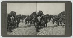 Black and white photo of Fra Gronttorvet market in 1897 with horse-drawn carts and people