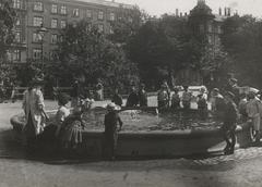 Historic Hundetorvet area in Copenhagen between Vendersgade and Frederiksborggade in 1913