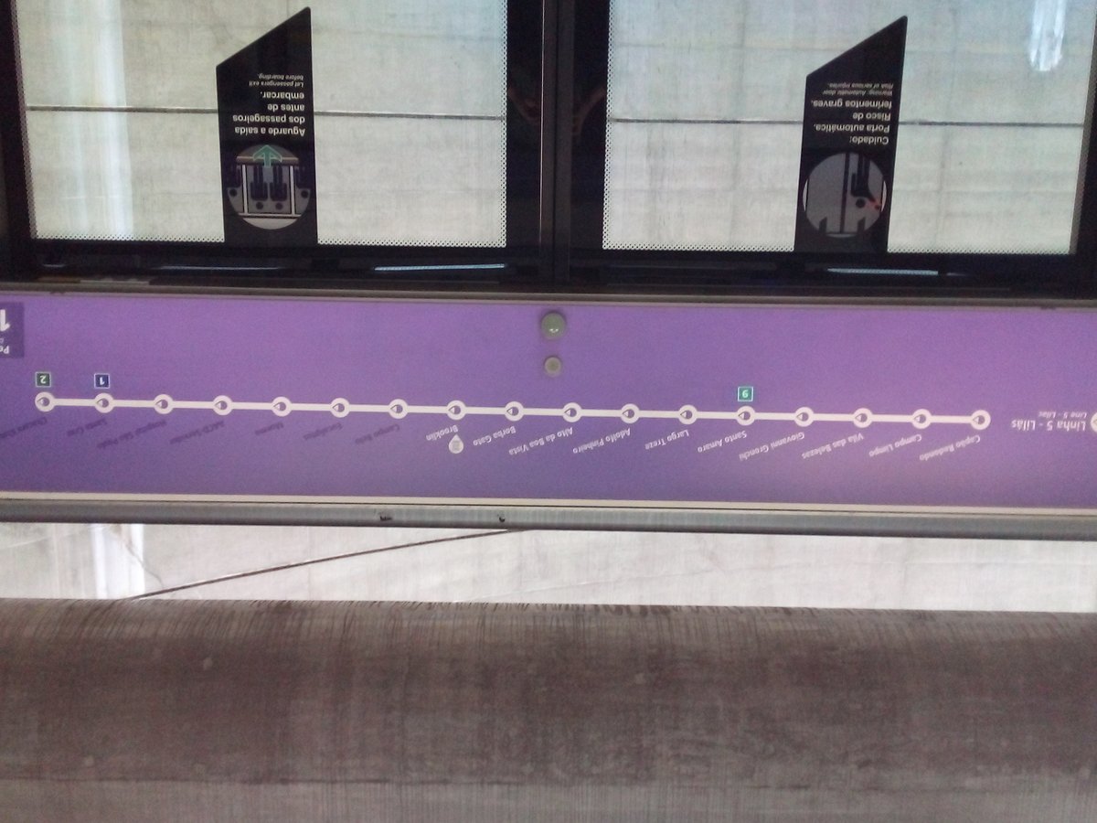 Platform screen doors at Brooklin Station in São Paulo metro