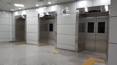 Elevators in the transfer passage at Sungshin Women's University Station