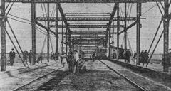 Pedestrians walking on the historic Burnside Bridge in Portland, Oregon in 1907