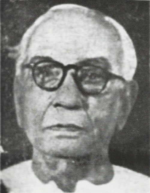 Marble statue of Dr. Sundari Mohan Das, renowned medical leader and founder principal