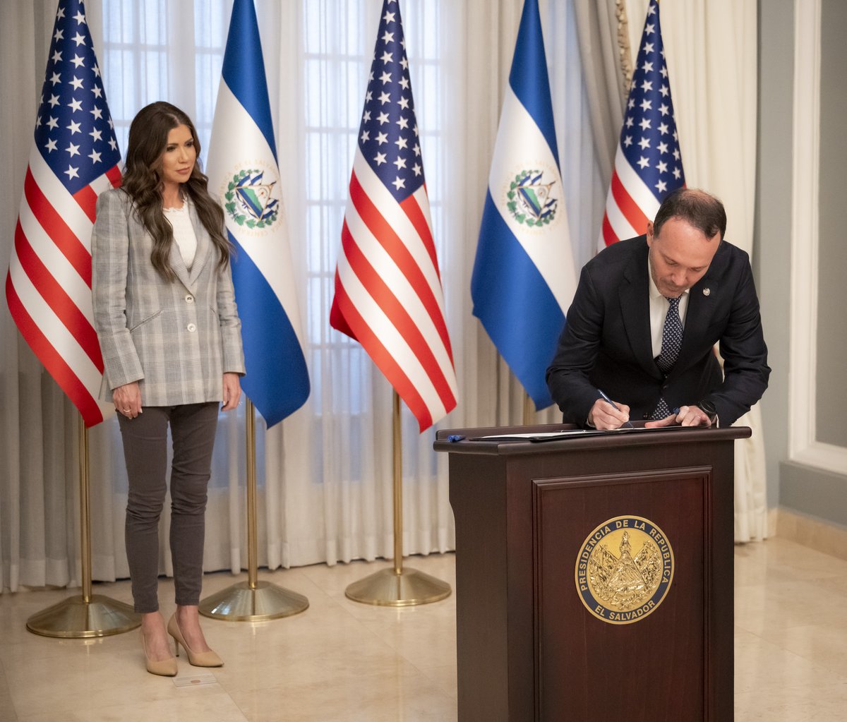 Department of Homeland Security Secretary Kristi Noem signing fugitive enforcement memorandum in El Salvador