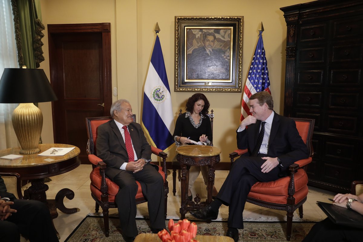 President Salvador Sánchez Cerén meeting with U.S. Senator Michael Bennet in the Presidential House