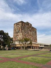 Biblioteca Central de la UNAM building with colorful mosaic mural