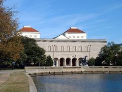 Exterior view of the Chrysler Museum of Art with modern architectural design