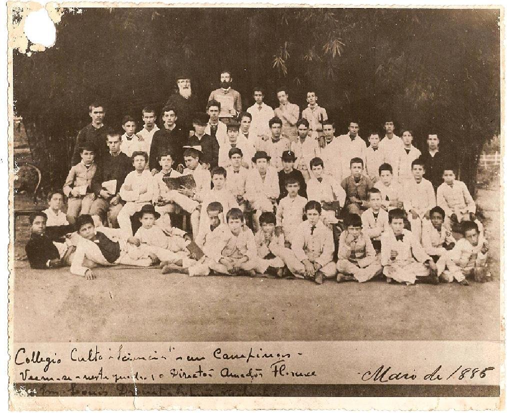 Vintage black and white photo of Santos Dumont's school group in 1886
