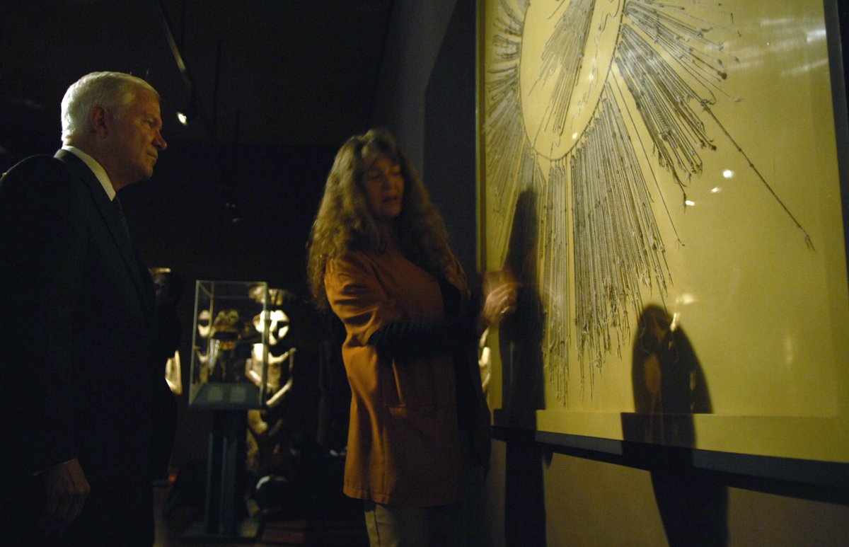U.S. Secretary of Defense Robert M. Gates touring Chilean art museum in Santiago