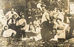 Bohemian music group La Palizada performing in Lima at the end of the 19th century