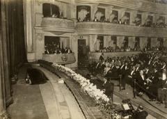 Side view of the stage at Teatro Municipal de Lima in 1924