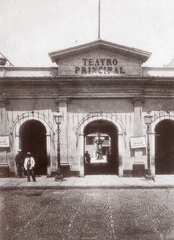 Interior view of Teatro Principal de Lima with the Farola de las Tres Gracias chandelier