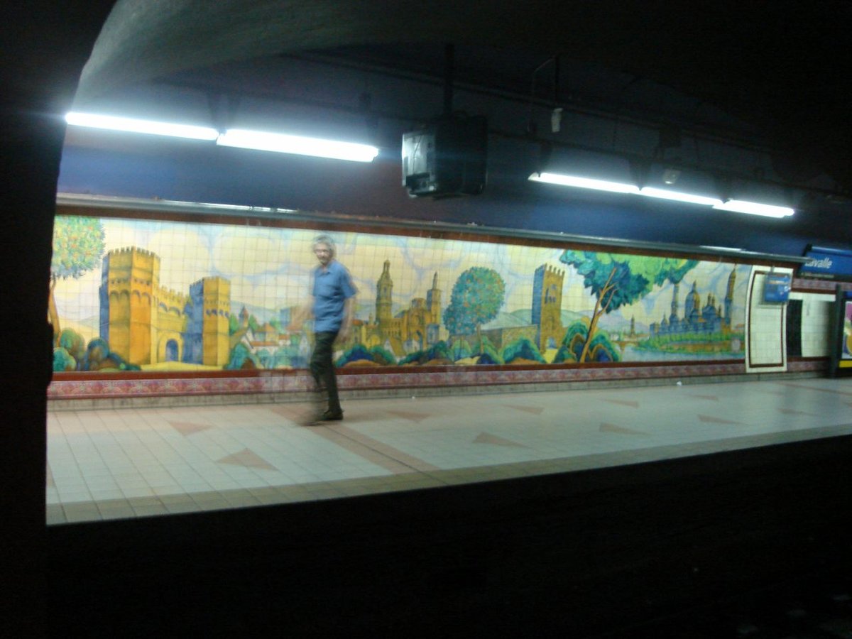 Buenos Aires subway Lavalle station platform towards Constitución
