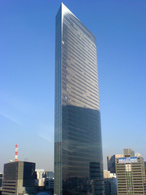 Dentsu Shiodome Headquarters Building in November 2005