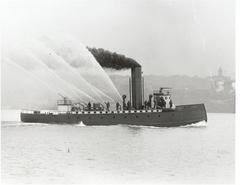 Seattle fireboat Duwamish in 1909 with distinctive ram bow design