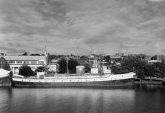 Fireboat Duwamish docked at the harbor