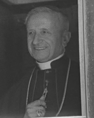 Apostolic Nuncio Fernando Cento departing Lisbon by train at Santa Apolónia Station in 1958