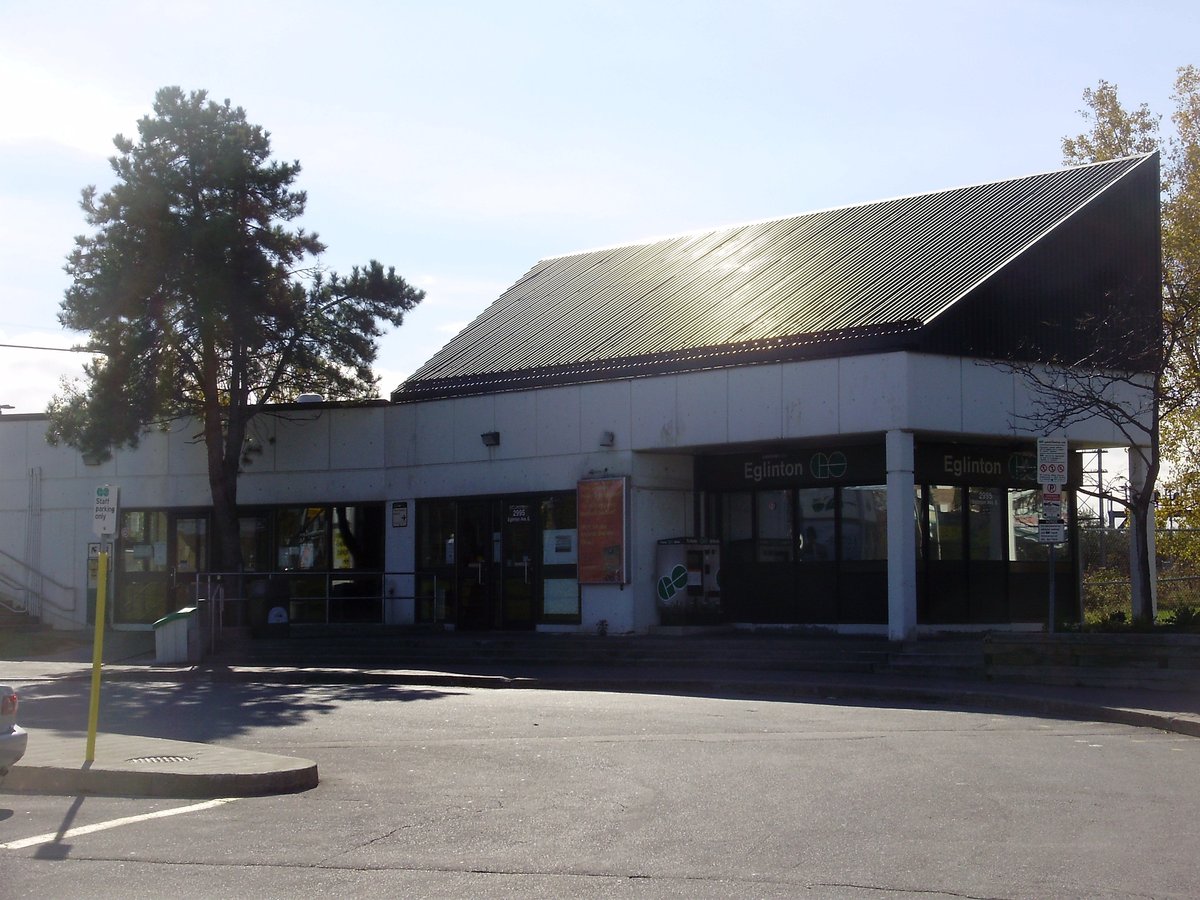 Eglinton GO Station building at Eglinton Avenue East and Bellamy Avenue in Scarborough, Ontario