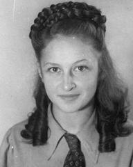 Portrait of Miriam Musia Szpisajzen in 1947