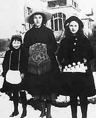 Mina, Ema, and Eva Klabin in Switzerland 1915
