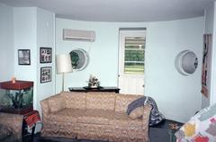 Mid-level position residence in Athens in 1995