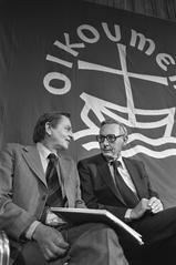 Minister Van der Stoel and Olof Palme at a public hearing on nuclear weapons and disarmament in Amsterdam, 1981