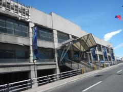 Universidad de Manila Downtown Campus building on Rizal Avenue in Santa Cruz, Manila with FEATI University nearby