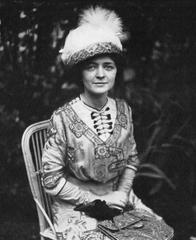 Portrait of French actress Marcelle Géniat in 1910