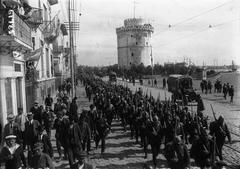 1st Battalion of the Army of National Defence marching in front of the White Tower of Thessaloniki in 1916