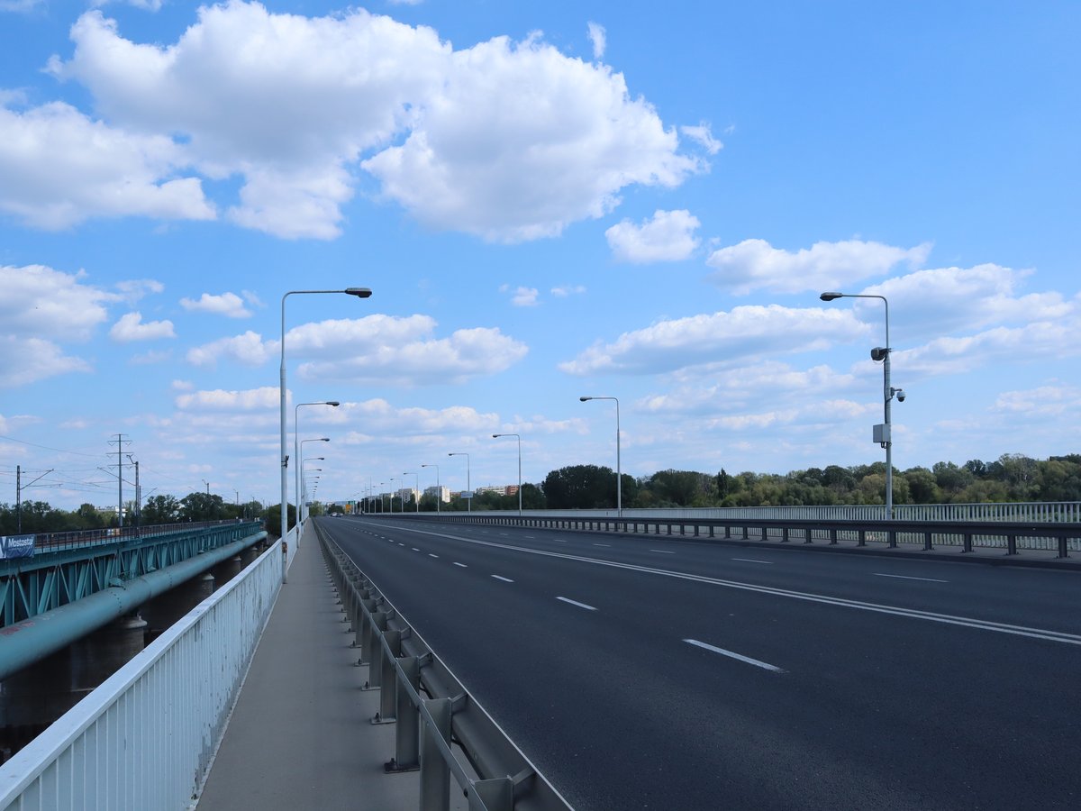 Gdański Bridge in Warsaw north sidewalk towards Praga at car level