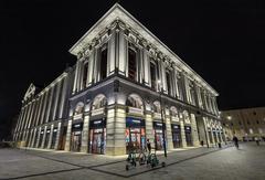 Budapest Blaha Lujza ter Corvin Aruház building exterior
