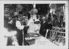 Funeral procession of Jonah Kūhiō Kalanianaʻole with mourners in traditional Hawaiian attire