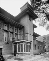 North entry and tower of Heller House at 5132 South Woodlawn Avenue, Chicago